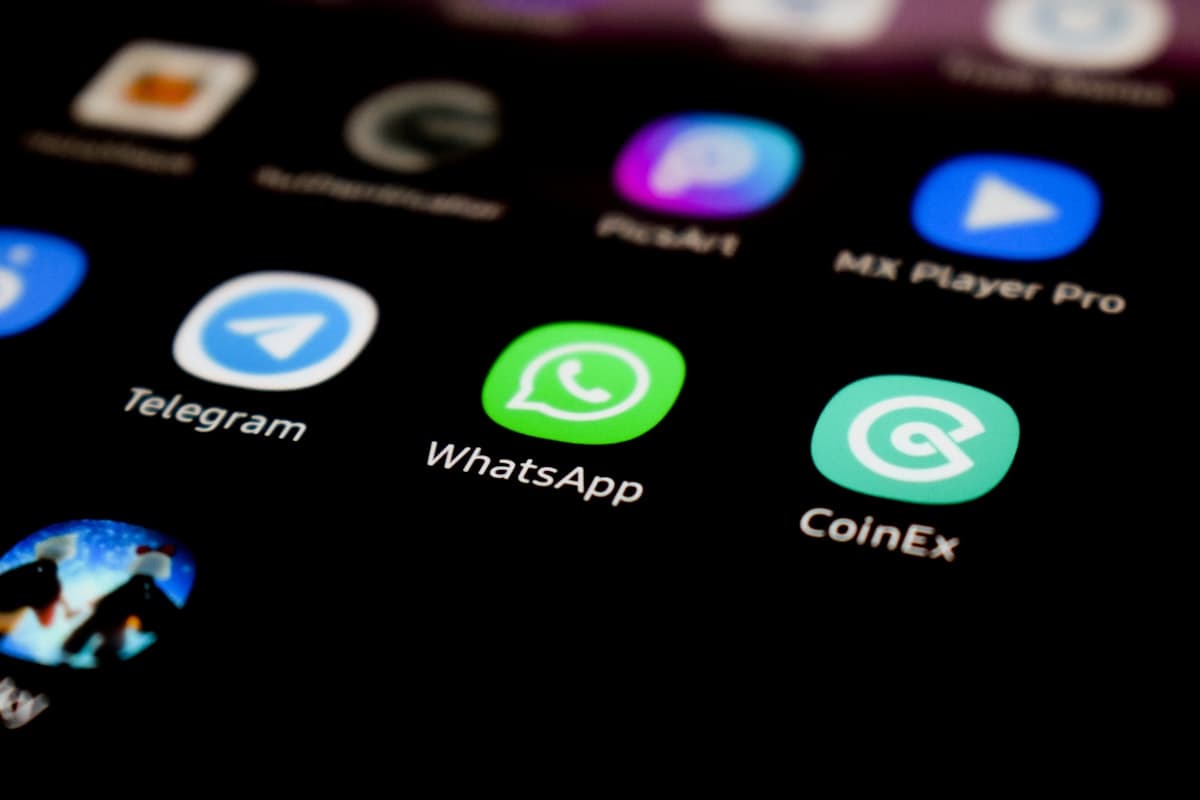Como Cobrar Clientes no WhatsApp sem Parecer Invasivo: Dicas Práticas